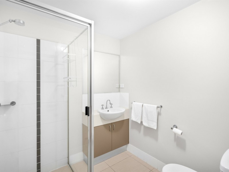 203/92-98 Digger Street, Cairns North QLD 4870