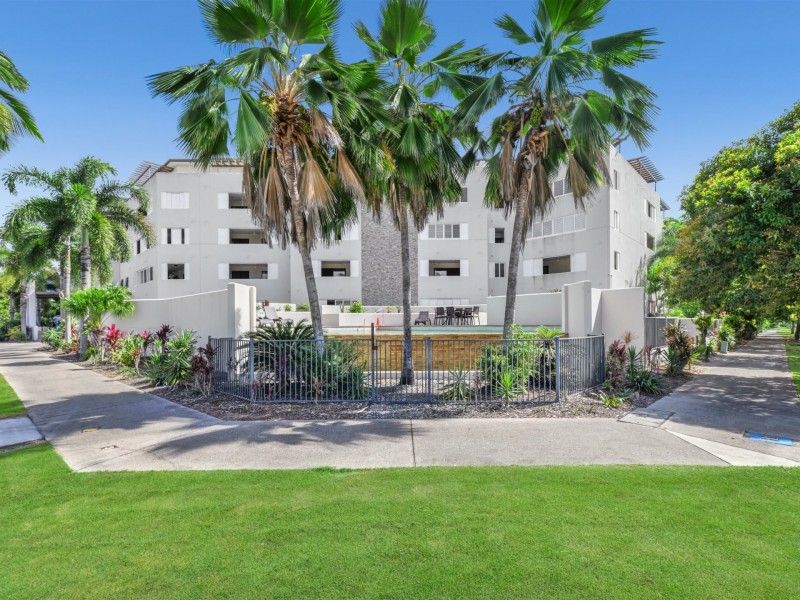 203/92-98 Digger Street, Cairns North QLD 4870