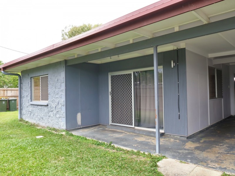 4A Leslie Street, Mooroobool QLD 4870