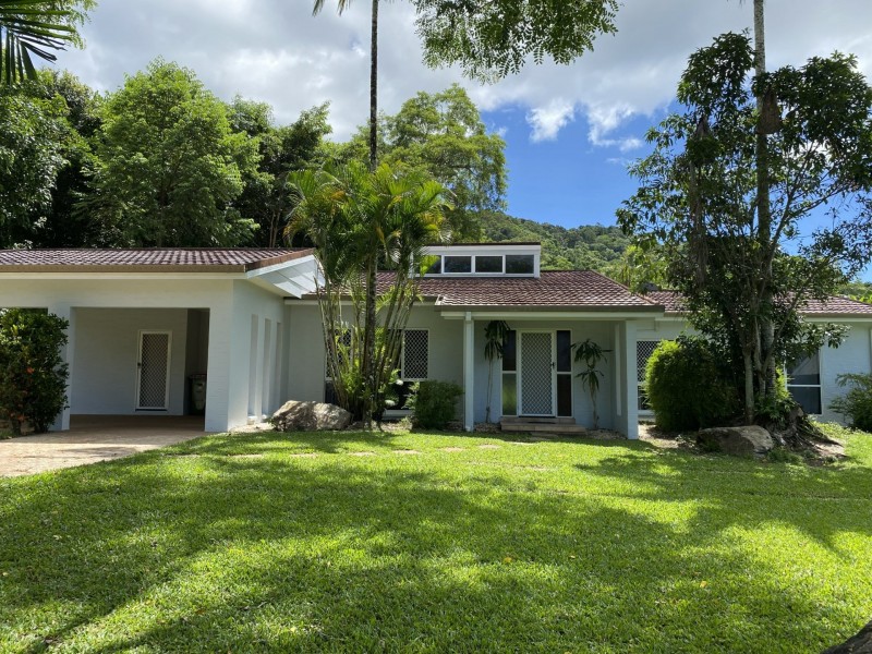 4 Fay Close, Brinsmead QLD 4870