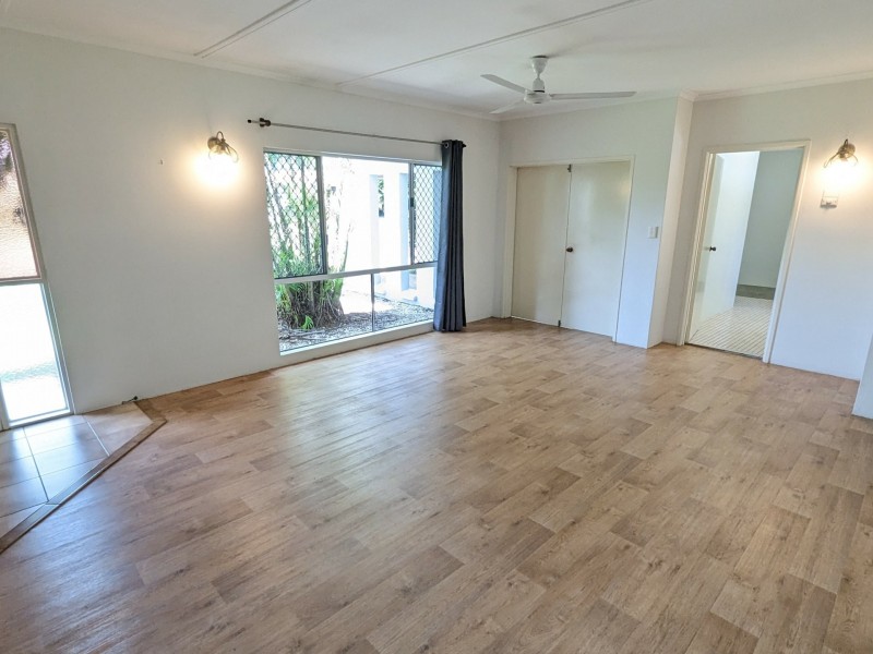4 Fay Close, Brinsmead QLD 4870