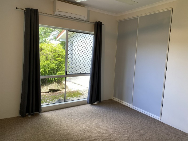 4 Fay Close, Brinsmead QLD 4870