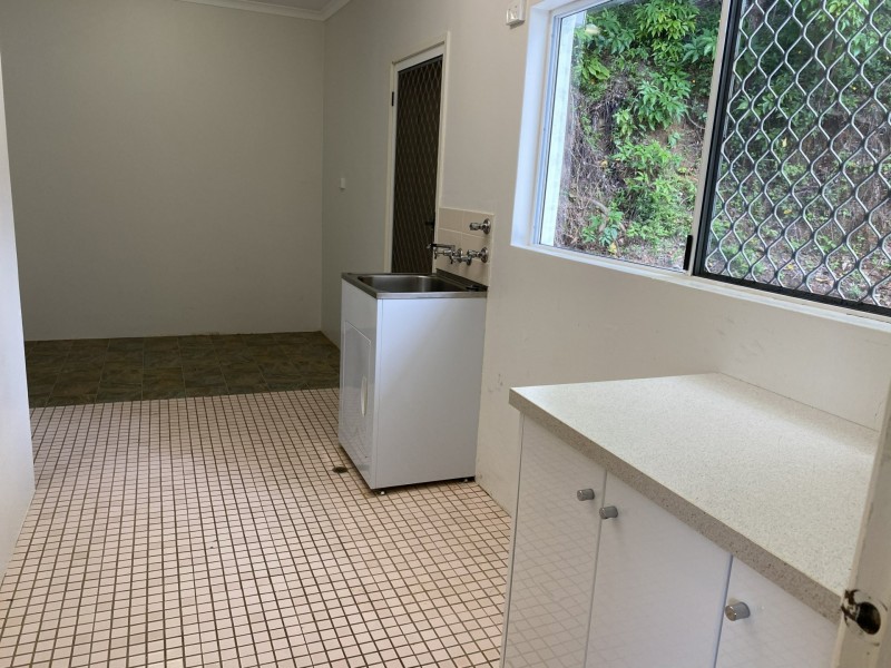 4 Fay Close, Brinsmead QLD 4870