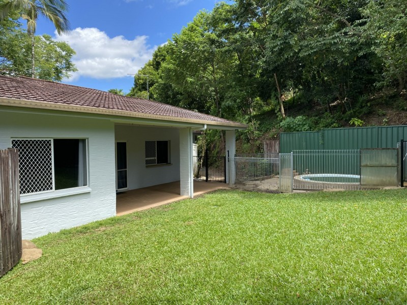 4 Fay Close, Brinsmead QLD 4870