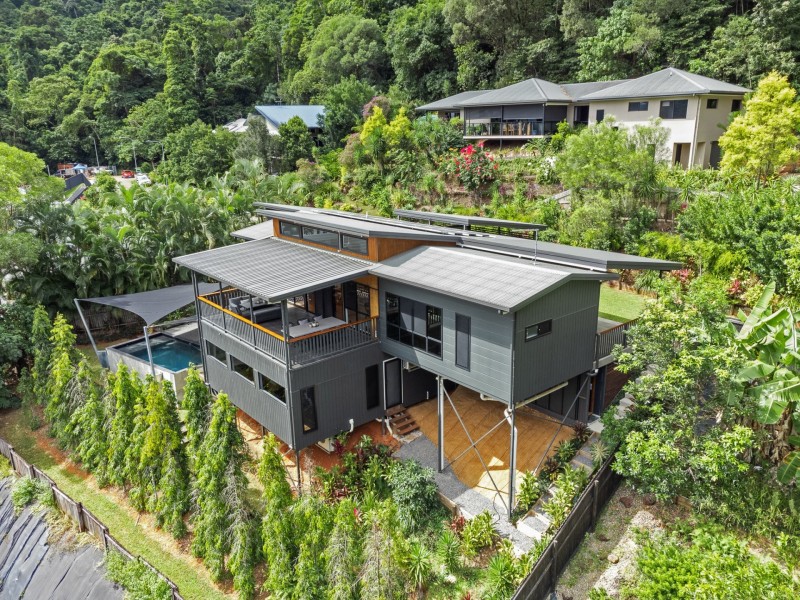 8 Stapleton Close, Redlynch QLD 4870