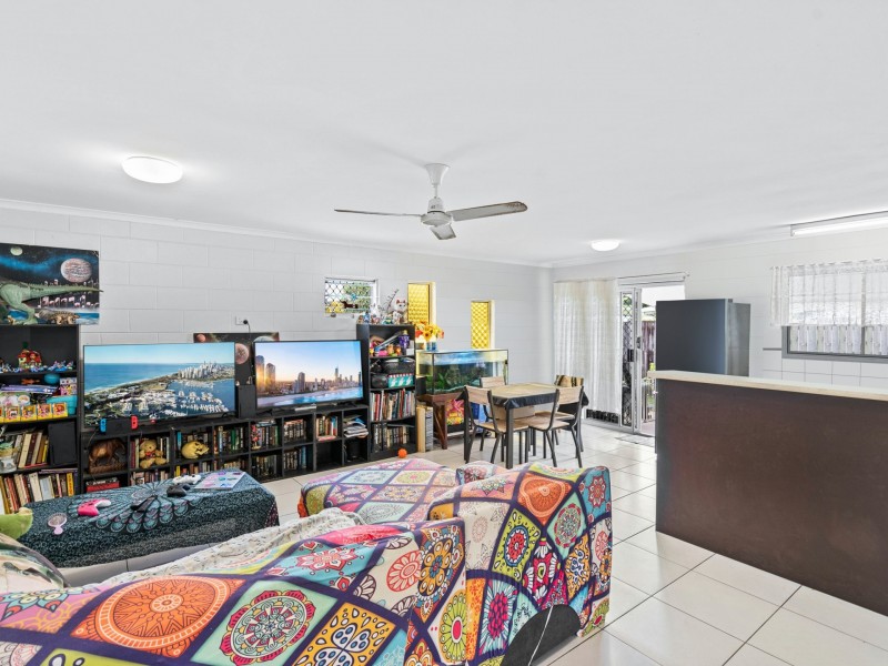 7 Denman Close, Manoora QLD 4870