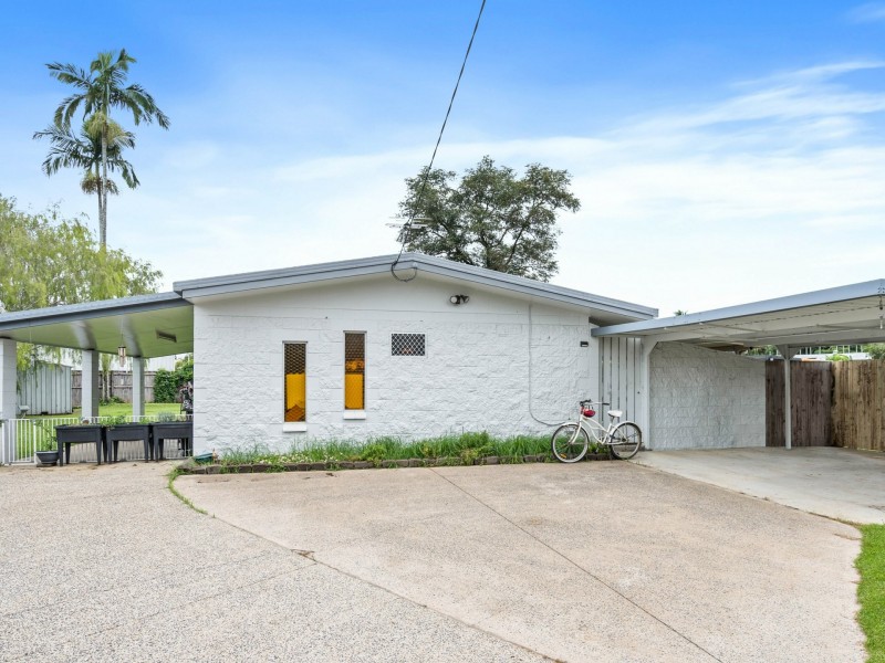 7 Denman Close, Manoora QLD 4870