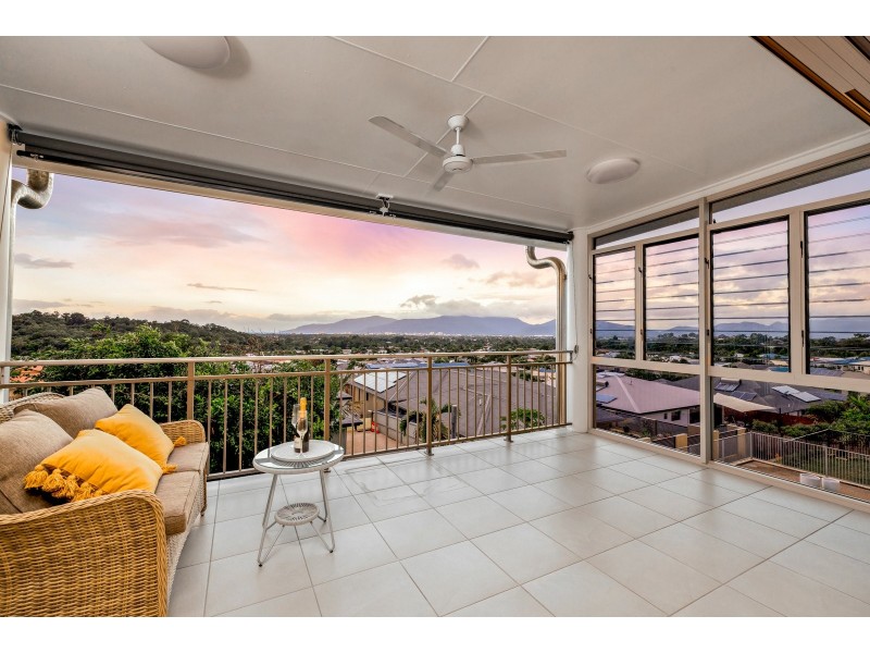 10 Sergeant Street, Kanimbla QLD 4870