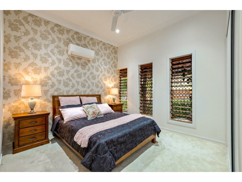 10 Sergeant Street, Kanimbla QLD 4870