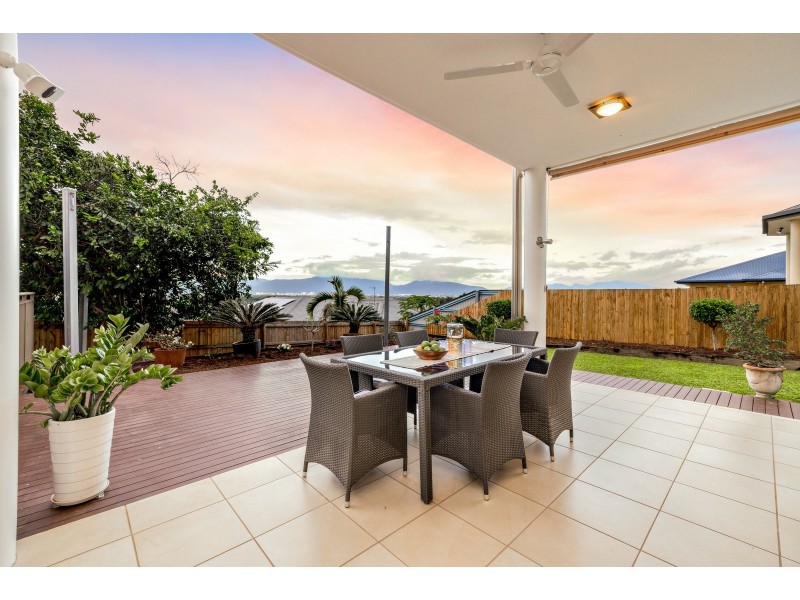 10 Sergeant Street, Kanimbla QLD 4870