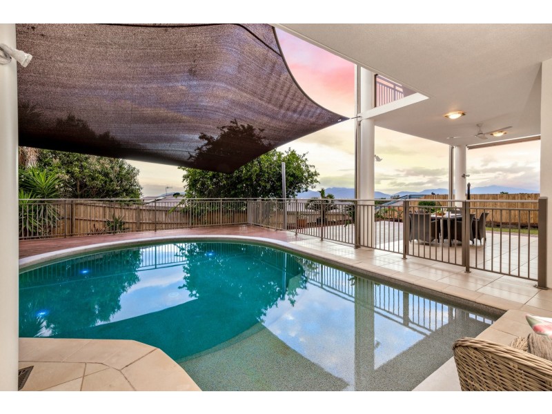 10 Sergeant Street, Kanimbla QLD 4870