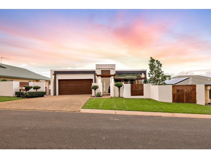 10 Sergeant Street, Kanimbla QLD 4870