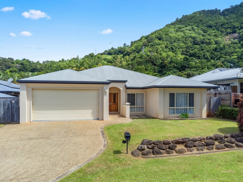 7 Sweetlip Close, Kanimbla QLD 4870