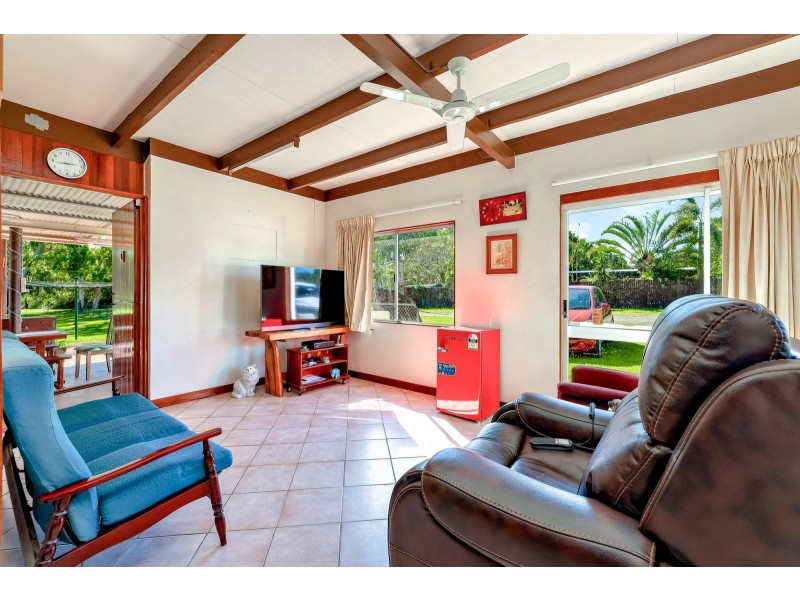 15 Christensen Street, Machans Beach QLD 4878