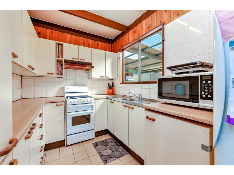 15 Christensen Street, Machans Beach QLD 4878