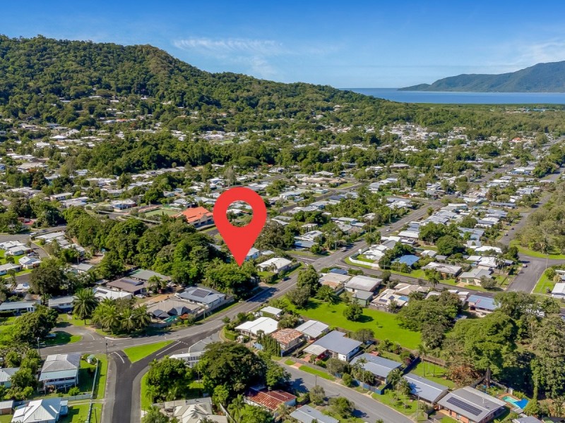 218 Greenslopes Street, Whitfield QLD 4870