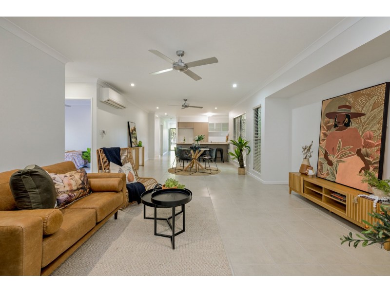 218 Greenslopes Street, Whitfield QLD 4870
