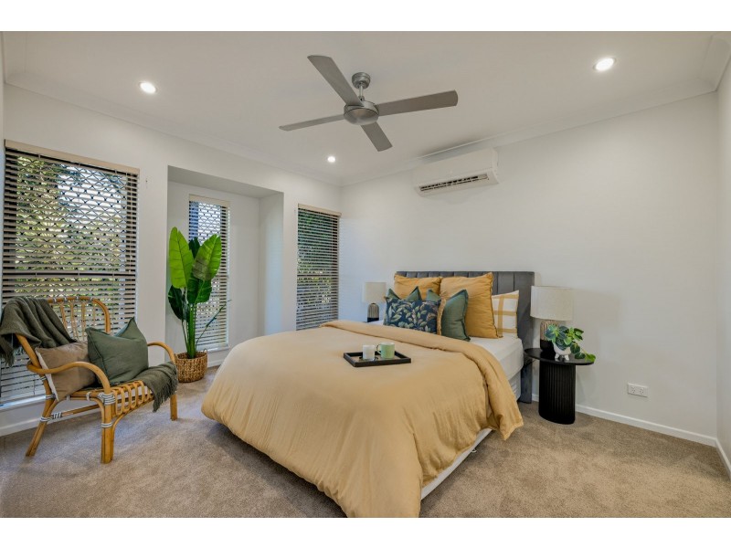 218 Greenslopes Street, Whitfield QLD 4870