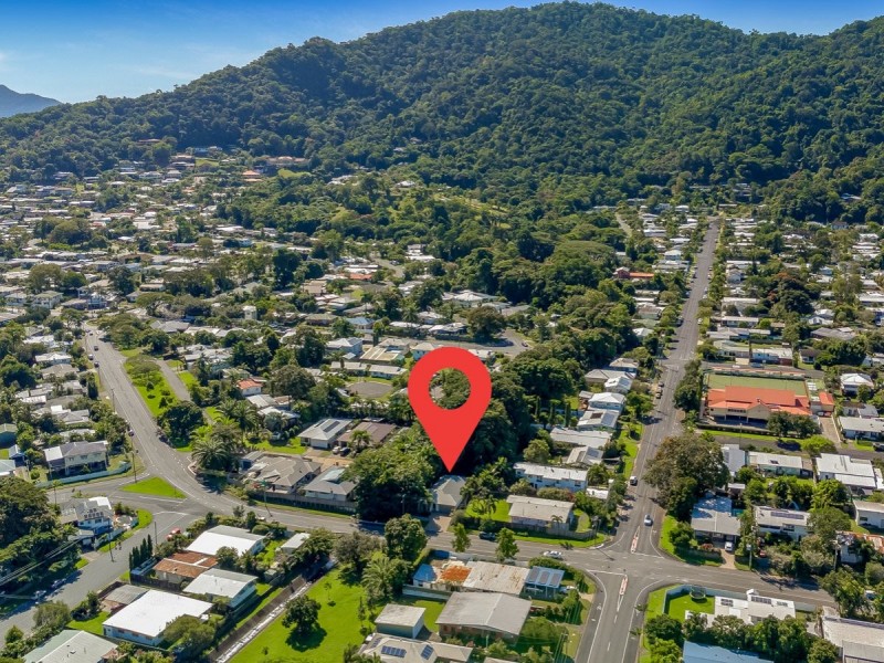 218 Greenslopes Street, Whitfield QLD 4870