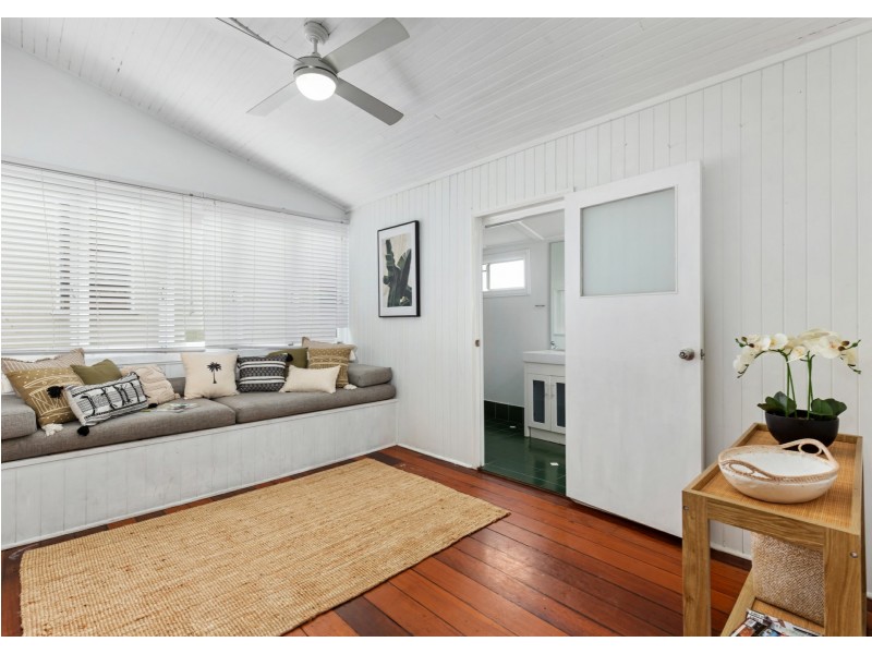 12 Cairns Street, Cairns North QLD 4870