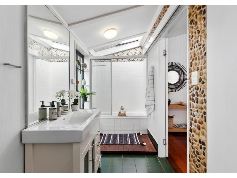 12 Cairns Street, Cairns North QLD 4870