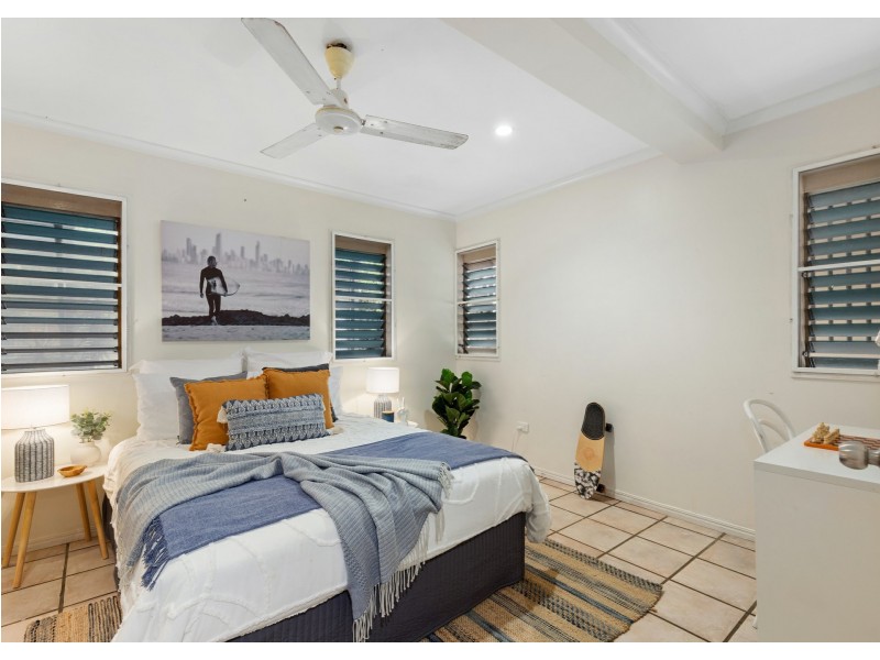 12 Cairns Street, Cairns North QLD 4870