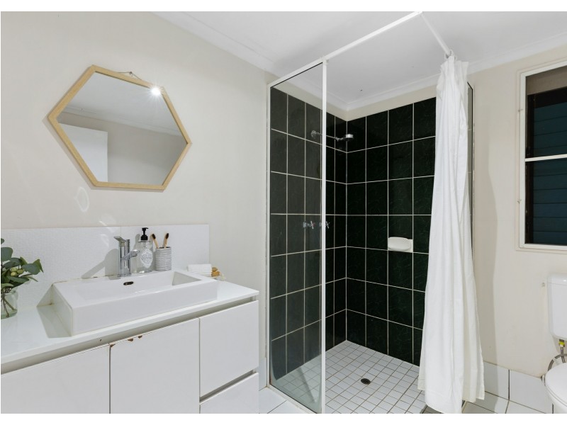 12 Cairns Street, Cairns North QLD 4870
