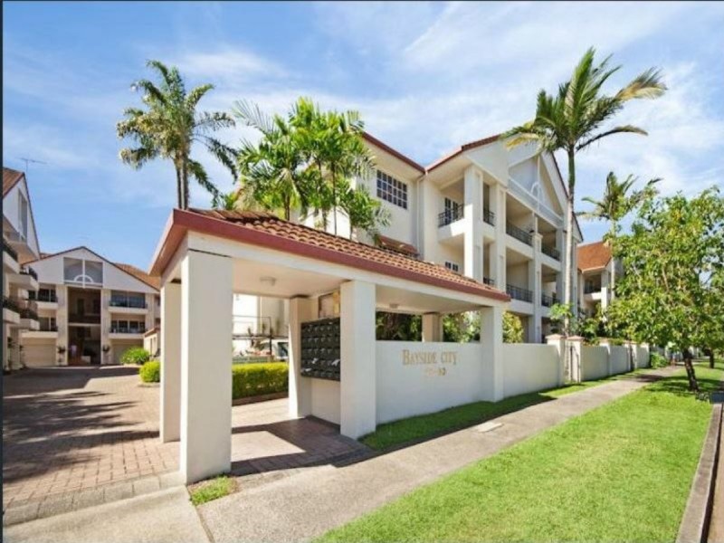 9/327 Lake Street, Cairns North QLD 4870