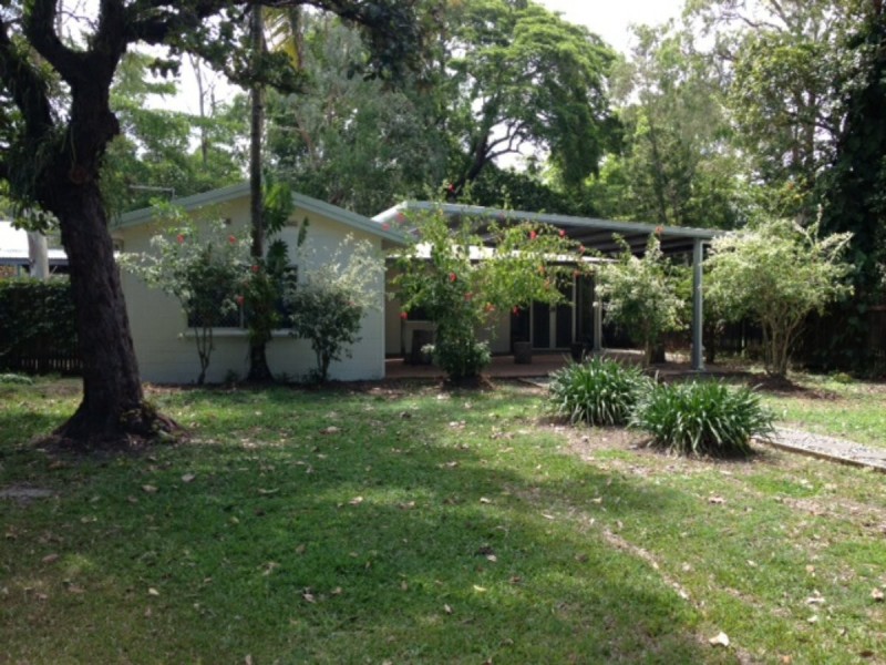 69 Enmore Street, Manoora QLD 4870