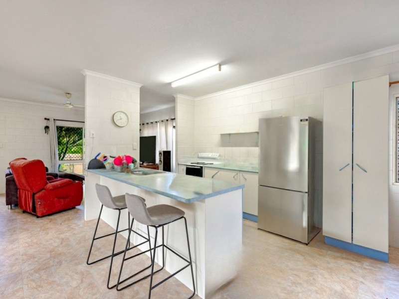 11 Lorraine Close, Bentley Park QLD 4869