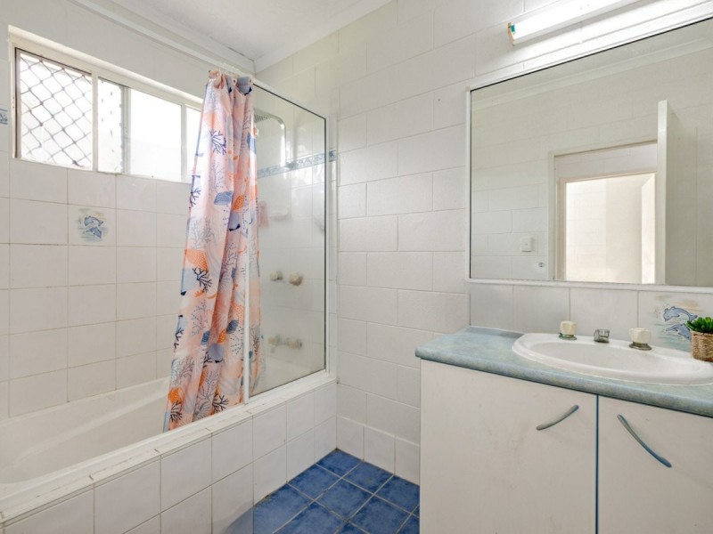 11 Lorraine Close, Bentley Park QLD 4869