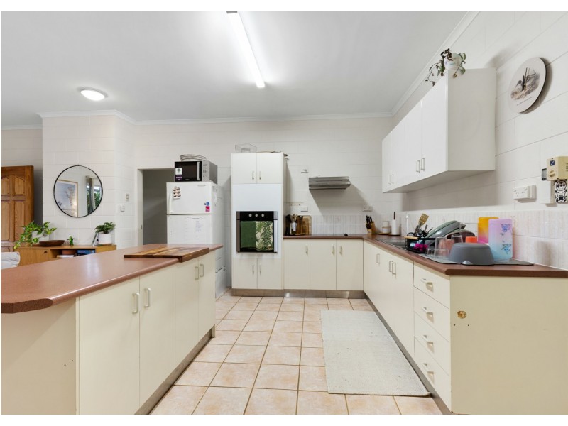 417 Kamerunga Road, Redlynch QLD 4870