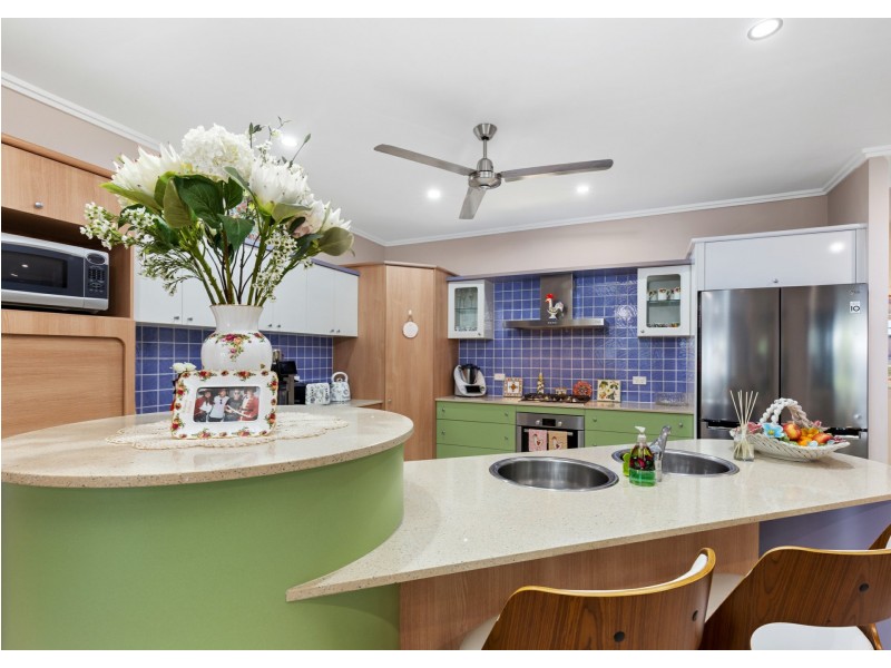 13 Gamburra Drive, Redlynch QLD 4870