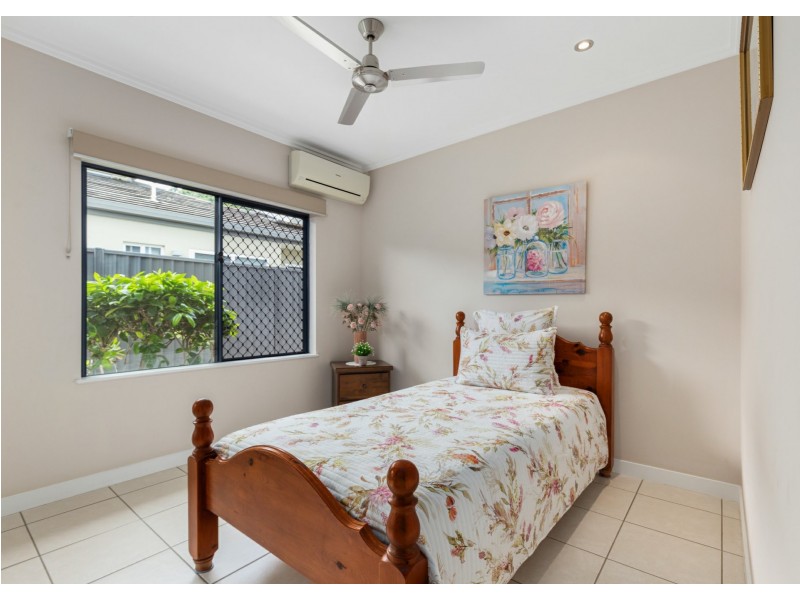 13 Gamburra Drive, Redlynch QLD 4870