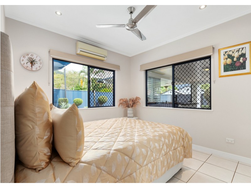 13 Gamburra Drive, Redlynch QLD 4870