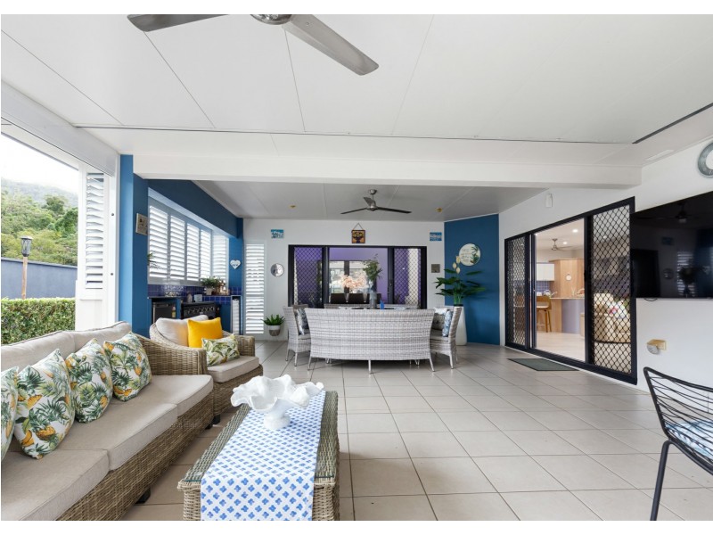 13 Gamburra Drive, Redlynch QLD 4870