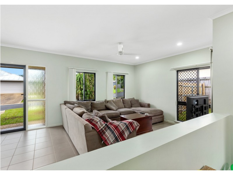 8 Fireclay Close, Redlynch QLD 4870