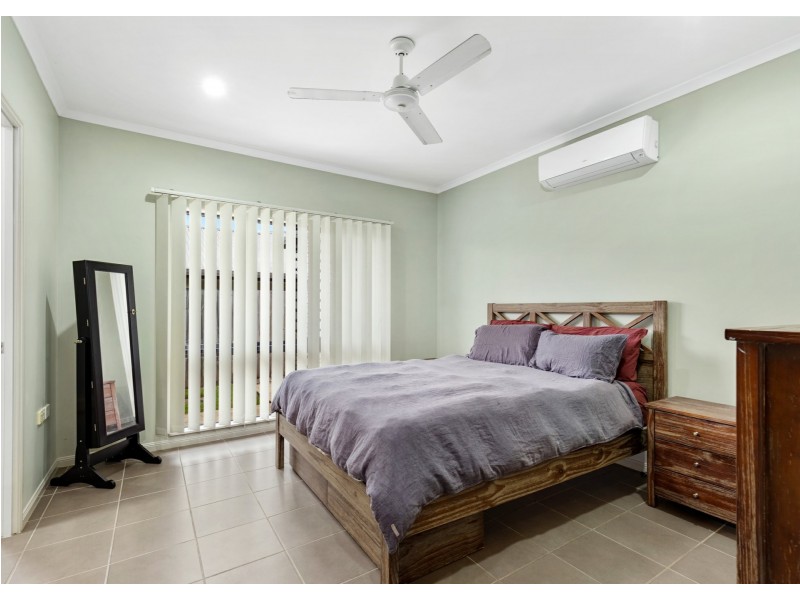 8 Fireclay Close, Redlynch QLD 4870