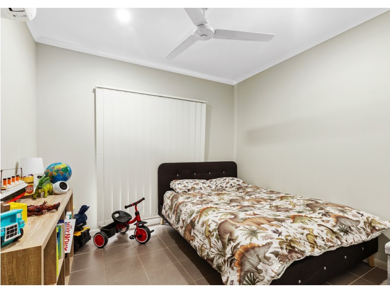 8 Fireclay Close, Redlynch QLD 4870