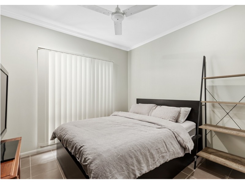 8 Fireclay Close, Redlynch QLD 4870