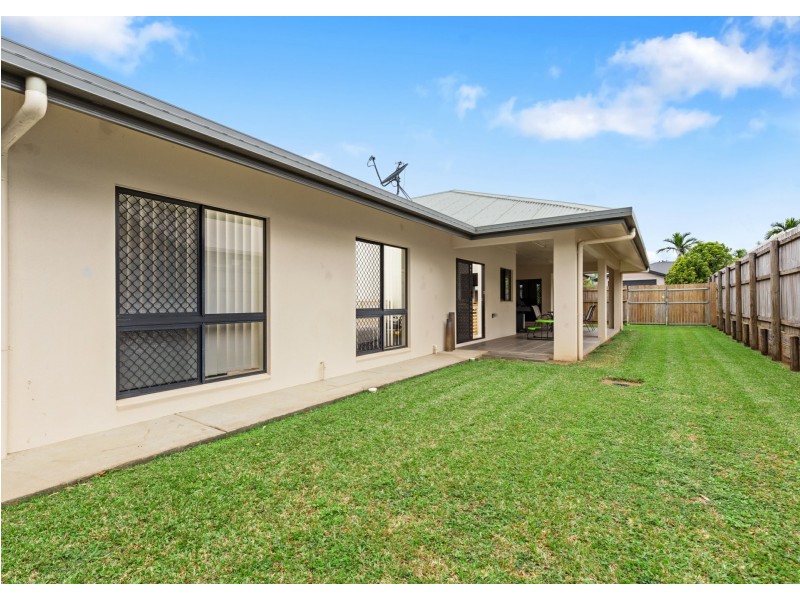 8 Fireclay Close, Redlynch QLD 4870