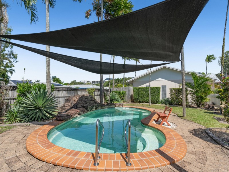 13/401-409 McCoombe Street, Mooroobool QLD 4870