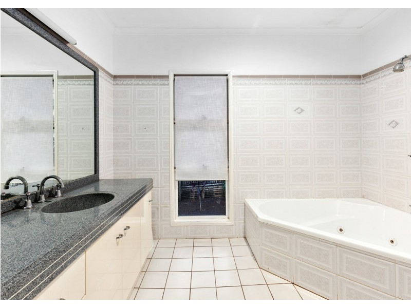 1 Findlay Street, Brinsmead QLD 4870