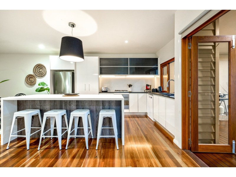 16 Keirle Avenue, Whitfield QLD 4870