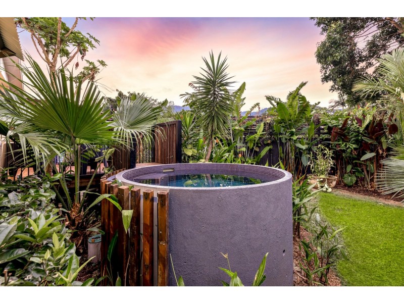 16 Keirle Avenue, Whitfield QLD 4870