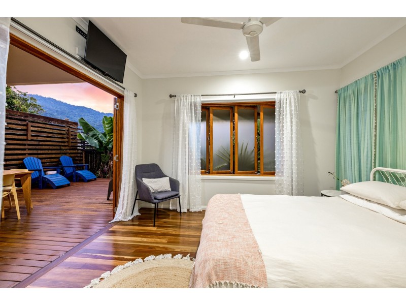 16 Keirle Avenue, Whitfield QLD 4870