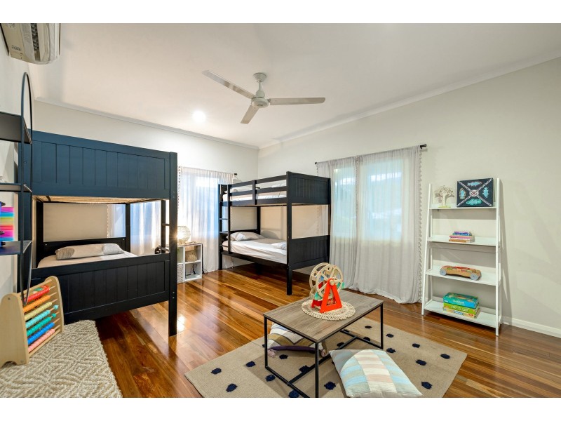 16 Keirle Avenue, Whitfield QLD 4870