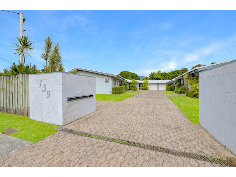 2/139 English Street, Manunda QLD 4870