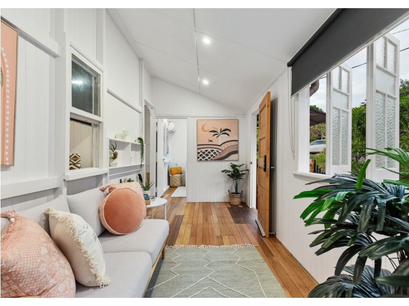 284 Kamerunga Road, Freshwater QLD 4870