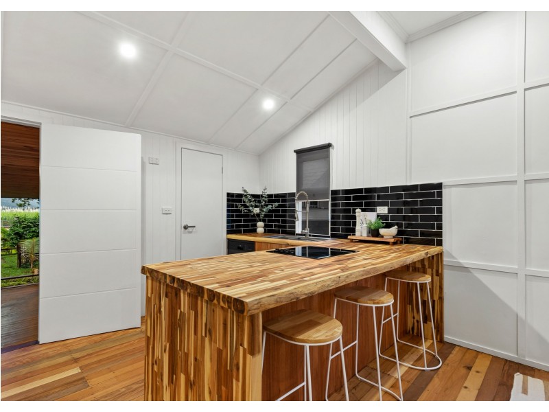 284 Kamerunga Road, Freshwater QLD 4870